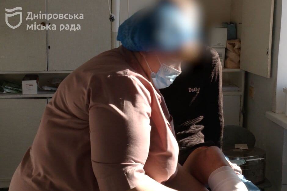 «Кожен другий випадок – вогнепальні поранення»: дніпровські лікарі розказали про виклики війни