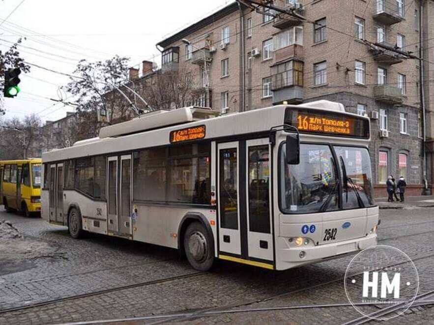 Відключення світла в Дніпрі: як працює електротранспорт 6 січня