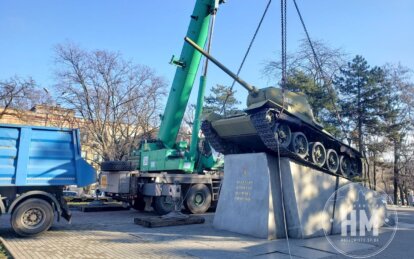 Новини Дніпра: Демонтаж пам'ятника-танка - Наше Місто