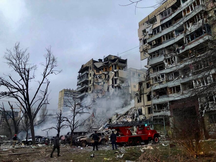 Ракетний удар по Дніпру: Відомо про 10 поранених, двоє з них – діти
