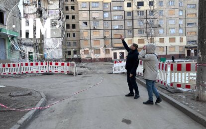 Ракетний удар по Перемозі: у постраждалому будинку вже встановили більше 900 вікон