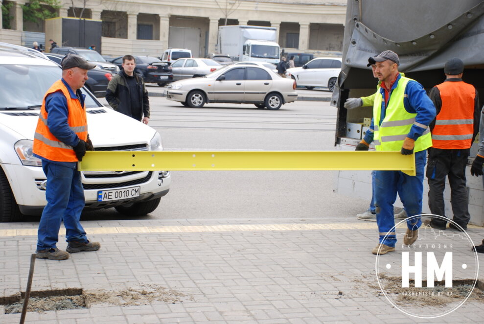 Новини Дніпра: Біля Озерки встановлюють нову зупинку