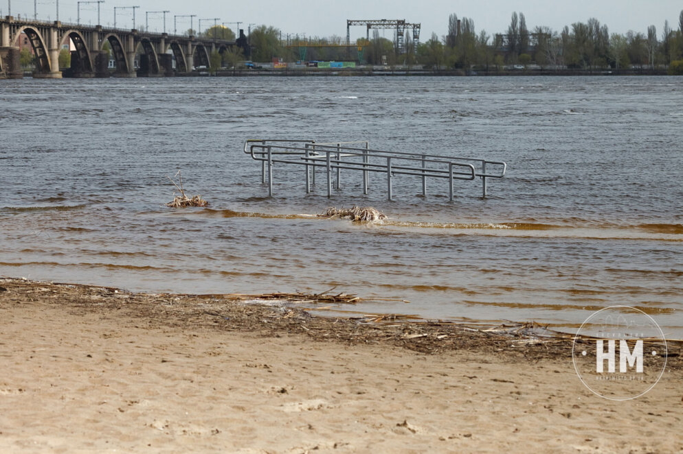 Новини Дніпра: Монастирський острів у воді - Наше Місто