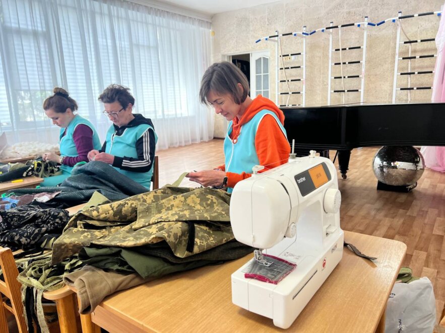 Як у Дніпрі працівники дитсадочків допомагають наближати Перемогу (Фото) - Наше Місто