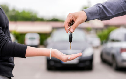 В Україні діє новий алгоритм реєстрації транспортних засобів