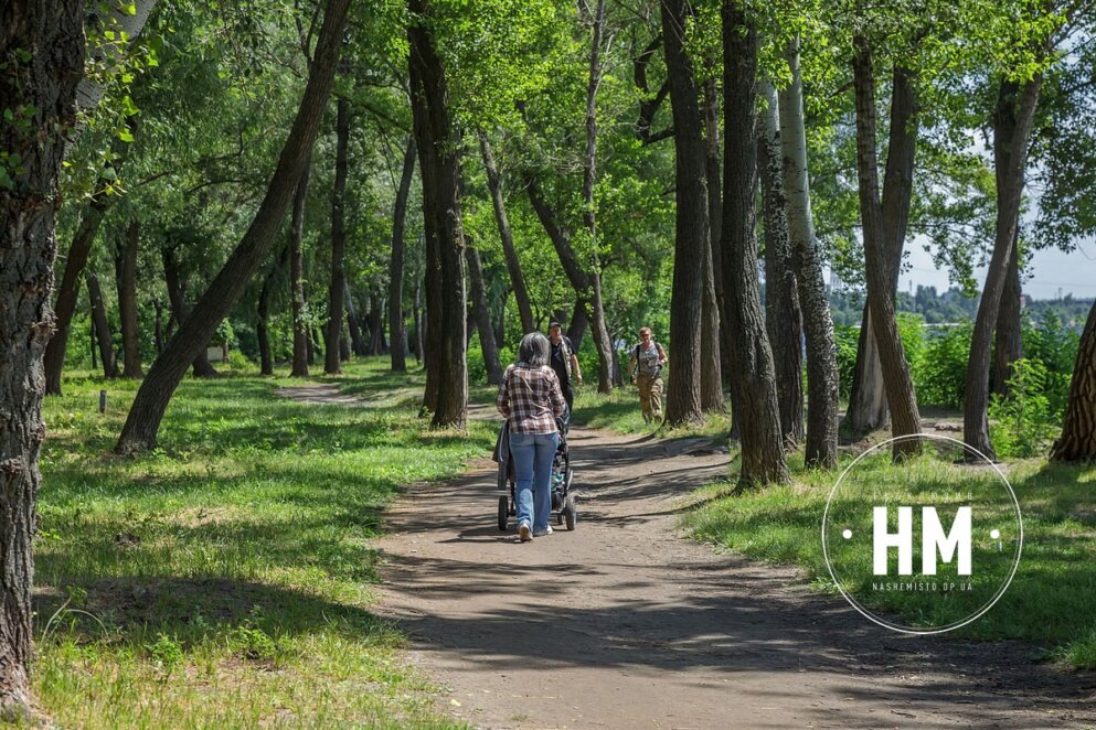 Новини Дніпра: Набережна на ж/м Сонячний у літніх барвах