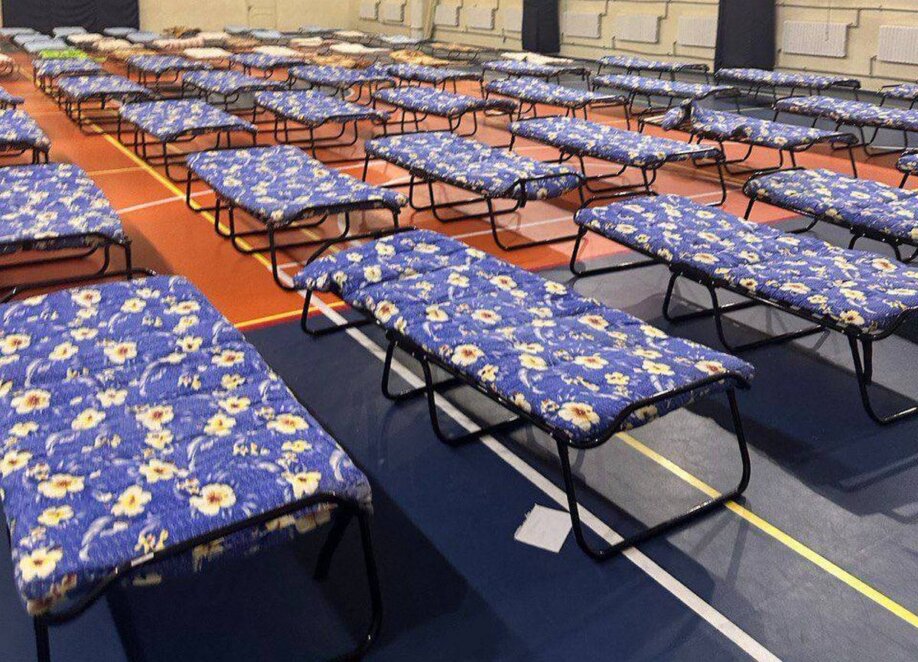  Ракетний удар по Дніпру: місто облаштовує прихистки для людей з постраждалого житлового комплексу  - Наше Місто