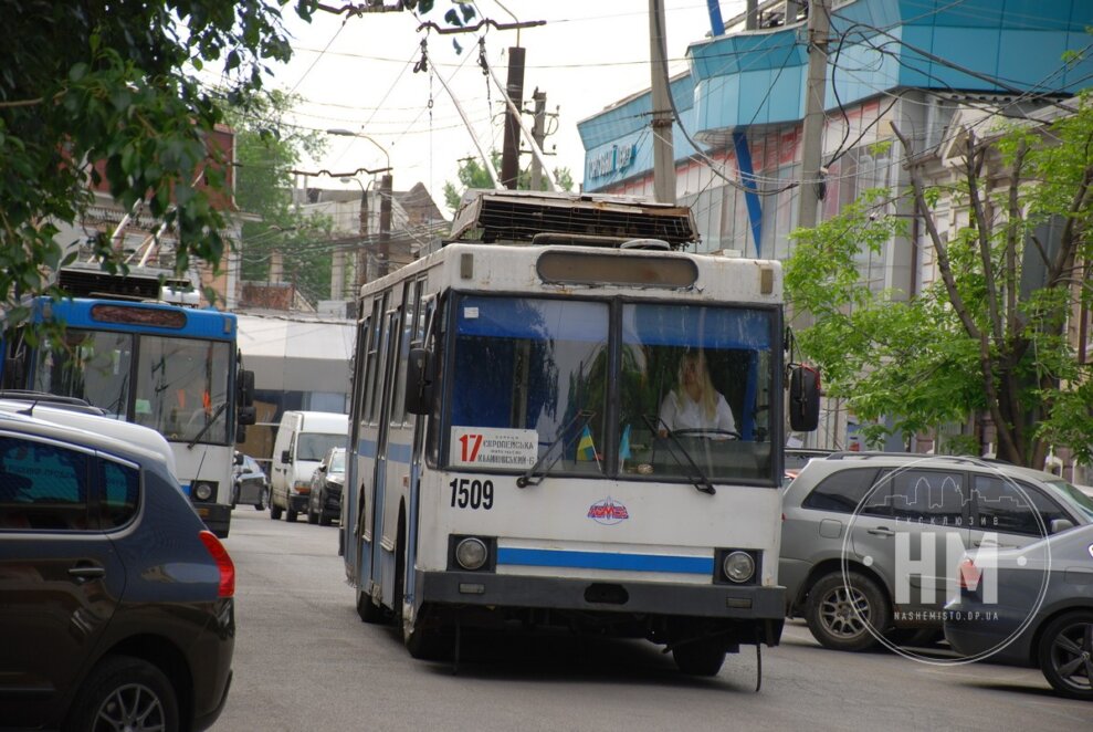 Новини Дніпра: Як працює громадський транспорт 28 вересня