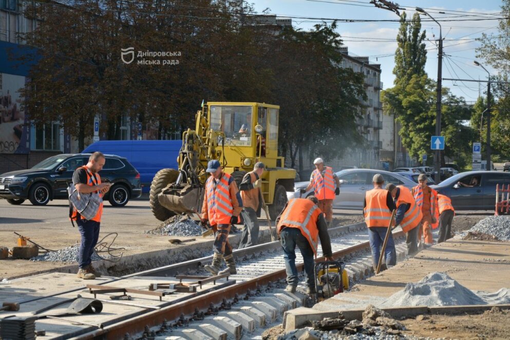 Новини Дніпра: У Дніпрі завершили ремонт аварійного трамвайного переїзду