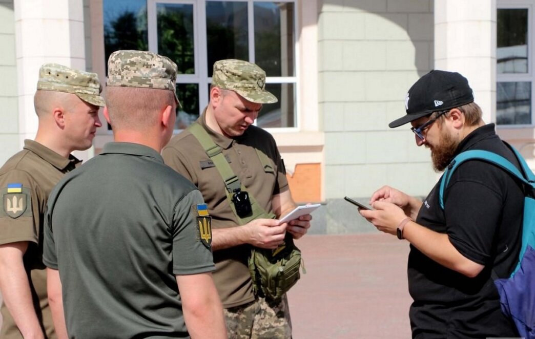 Конфлікти з ТЦК у Дніпрі: які покарання передбачені за «чупакабру» на адресу бульдогів