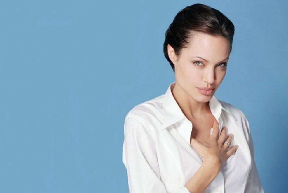 Операція як у Джолі, чи потрібно жінкам позбавлятись грудей