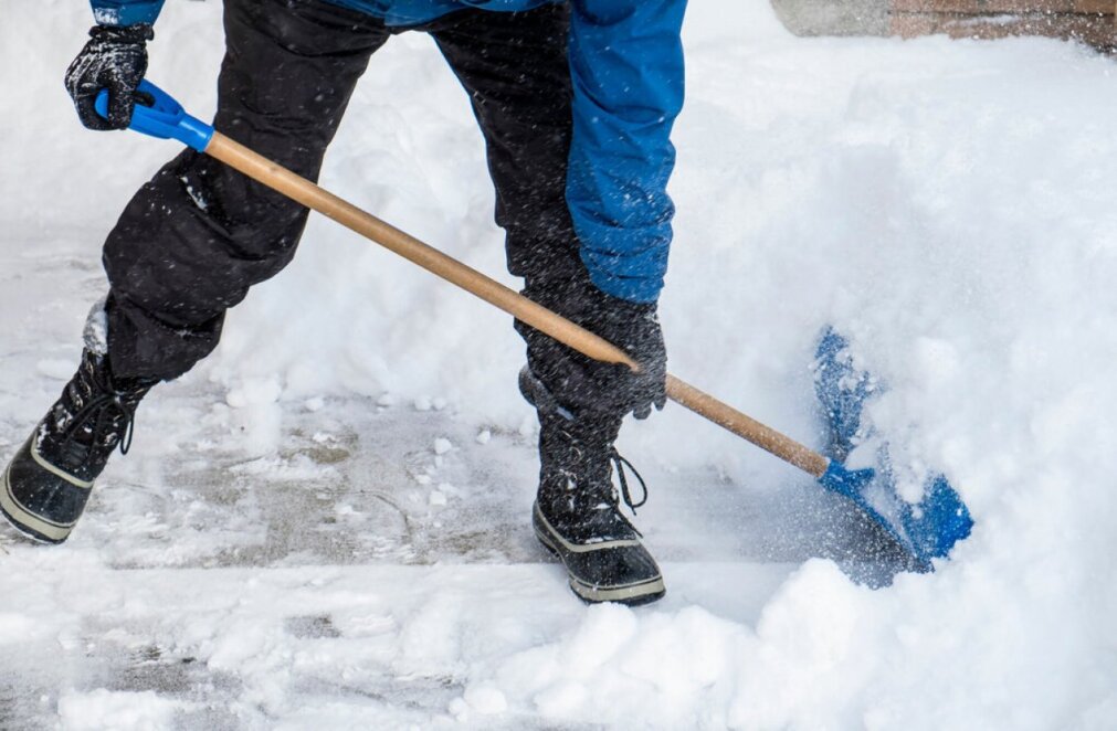 Зимовий контроль: у Дніпрі будуть штрафувати керівників підприємств, які відмовляються прибирати сніг