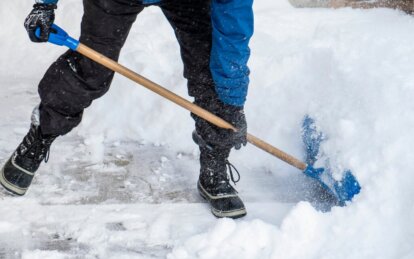 Зимовий контроль: у Дніпрі будуть штрафувати керівників підприємств, які відмовляються прибирати сніг