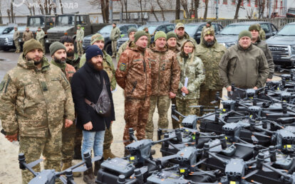 Дрони, пікапи та вантажівки Mercedes Unimog: Дніпро доправив велику партію техніки для Сил оборони