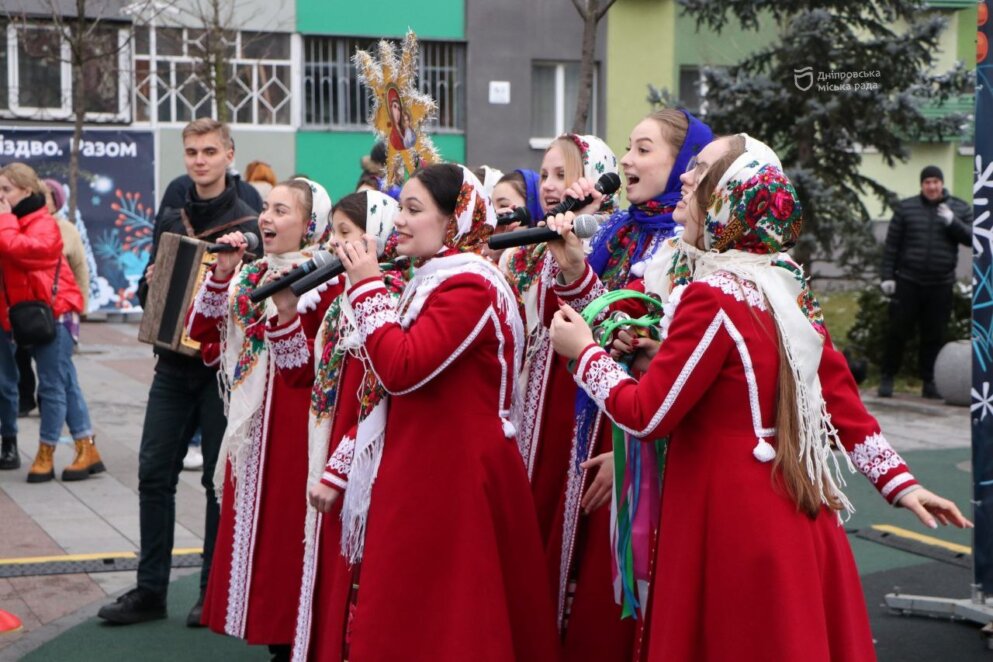 Авторські колядки та щедрівки: у Дніпрі відбувся фінал «Дніпро. Різдво. Разом»