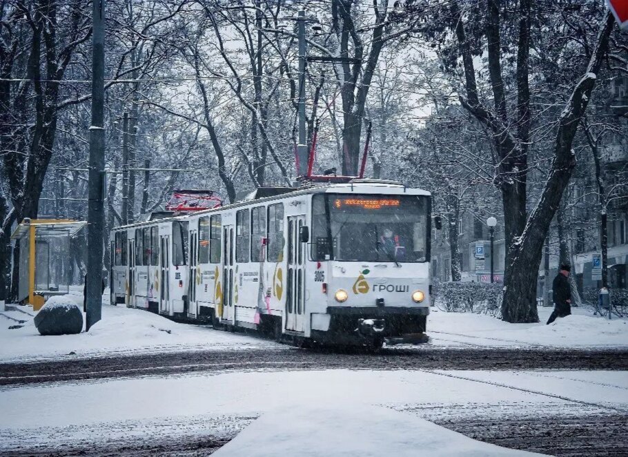 Є зміни у русі: як працює громадський транспорт у Дніпрі 13 грудня