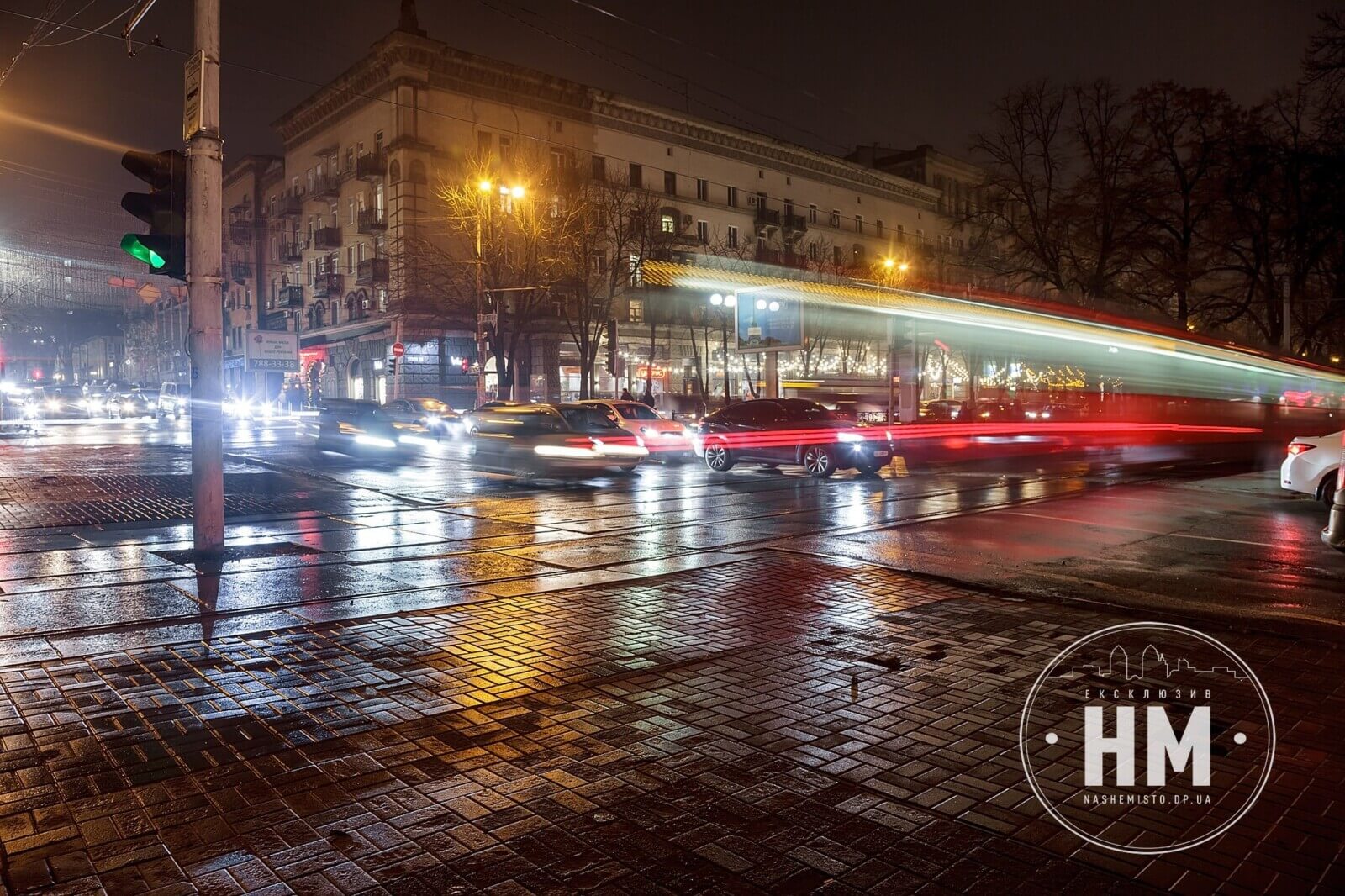 Яркие огни большого города: как выглядит Днепр в Рождественский вечер (Фото)