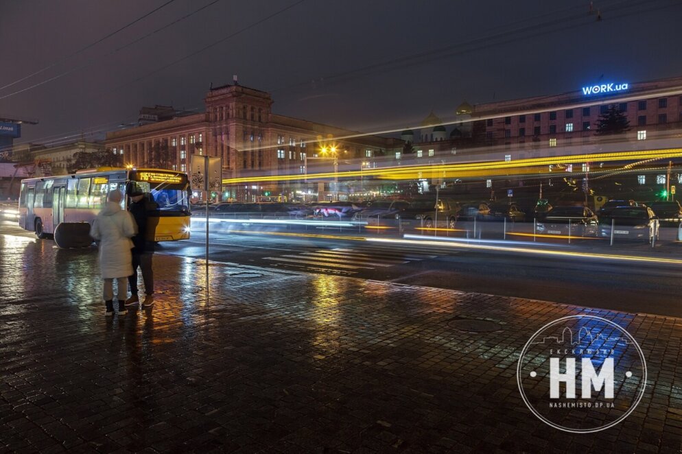 
Яскраві вогні великого міста: як виглядає Дніпро у Різдвяний вечір (Фото)