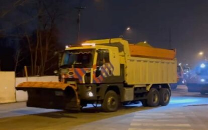 Крижаний дощ зі снігом у Дніпрі: на дорогах працює спецтехніка