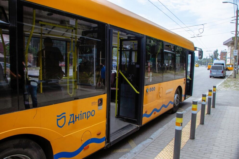 Є зміни у маршруті: як працює громадський транспорт у Дніпрі 15 січня