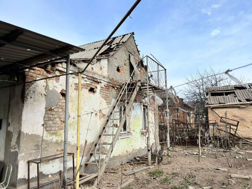 Окупанти вдарили по Нікополю з артилерії: є постраждалі