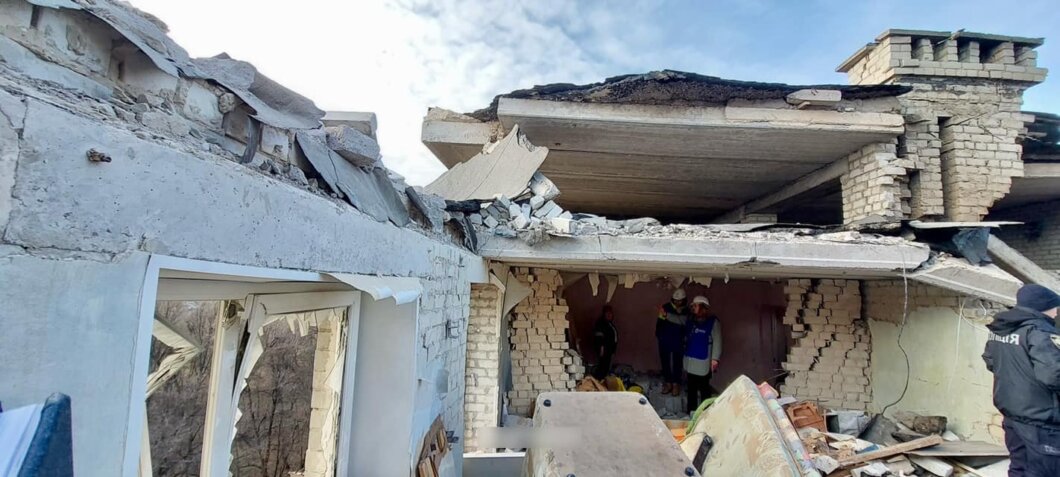 У Дніпрі повернули світло, тепло і воду у будинок, який постраждав від атаки безпілотника 23 лютого - Наше Місто