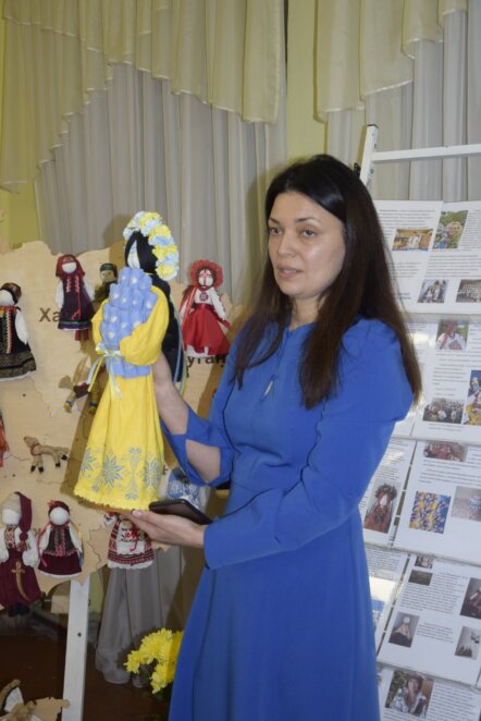 У Дніпрі презентували найбільшу в Україні мапу з ляльками-мотанками