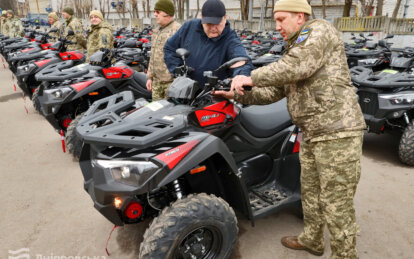 Для евакуації поранених та бойових завдань: Дніпро надав Силам оборони перші 50 нових квадроциклів