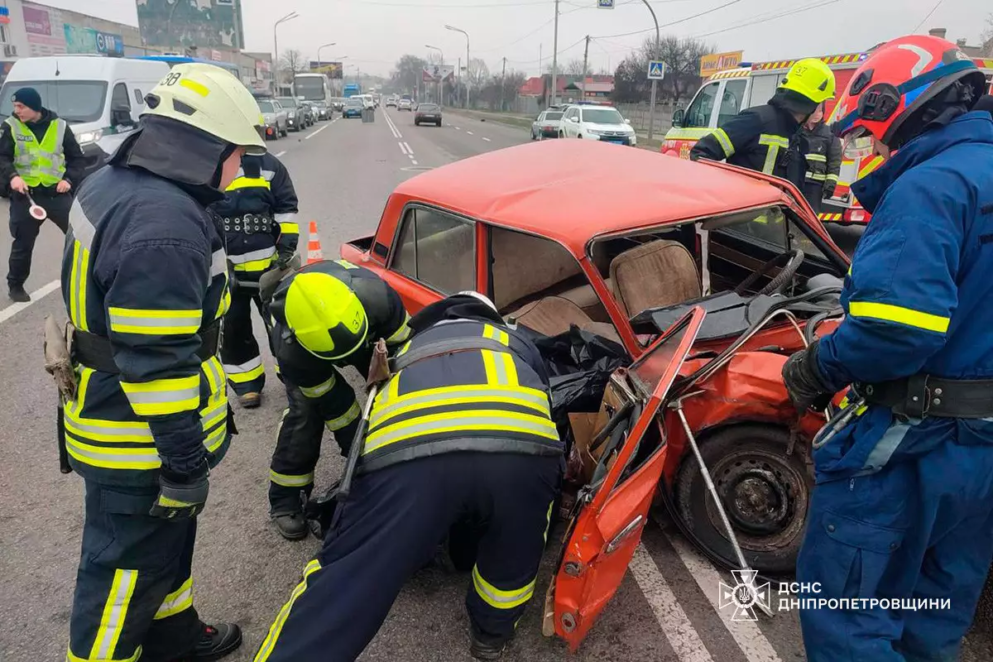 Від машини залишилася купа металу: під Дніпром трапилась смертельна ДТП