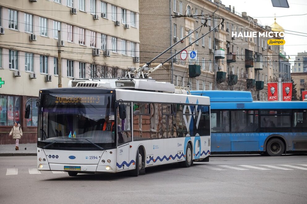 Нові зміни в маршруті: як курсує громадський транспорт у Дніпрі 16 березня