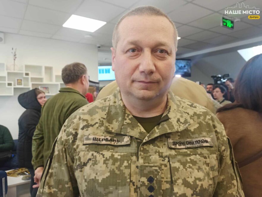 У Дніпрі проводять рекрутинг в українську армію: як місто допомагає обороні країни