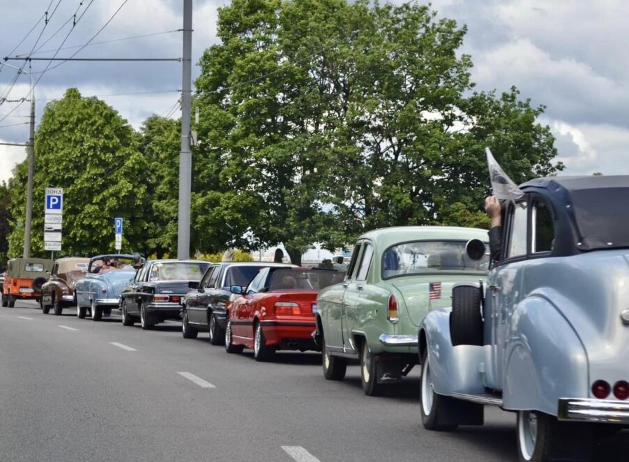 У Дніпрі проходить автопробіг ретроавтомобілів - Наше Місто