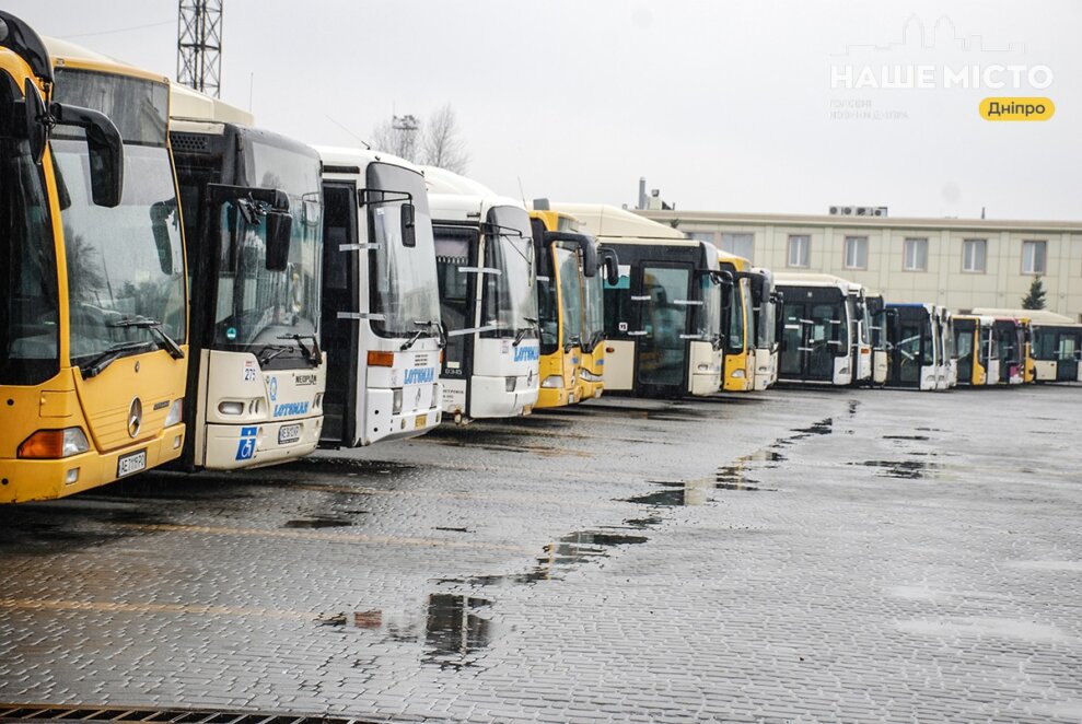 як працюють автобуси у Дніпрі
