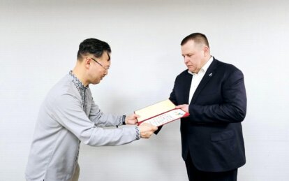 В Японії мер Дніпра отримав відзнаку за розвиток україно-японських відносин