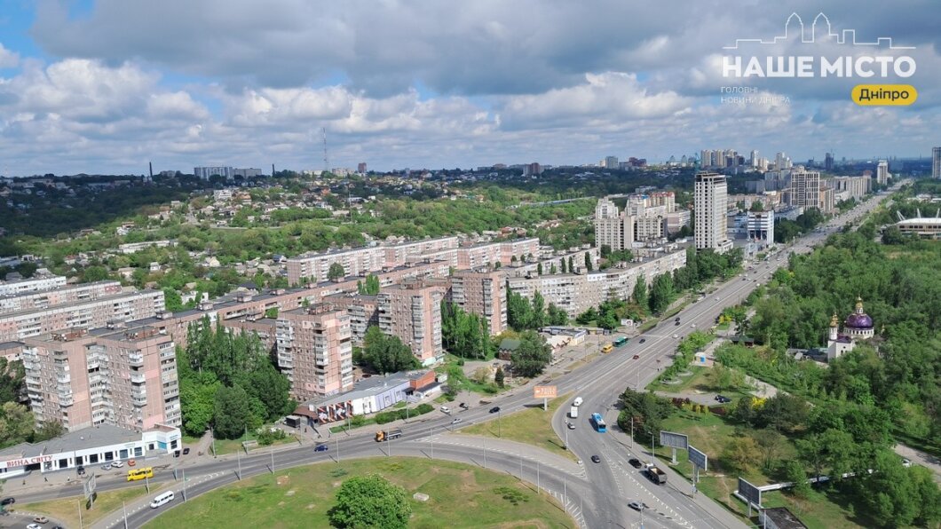 вид з даху одного з перших хмарочосів України