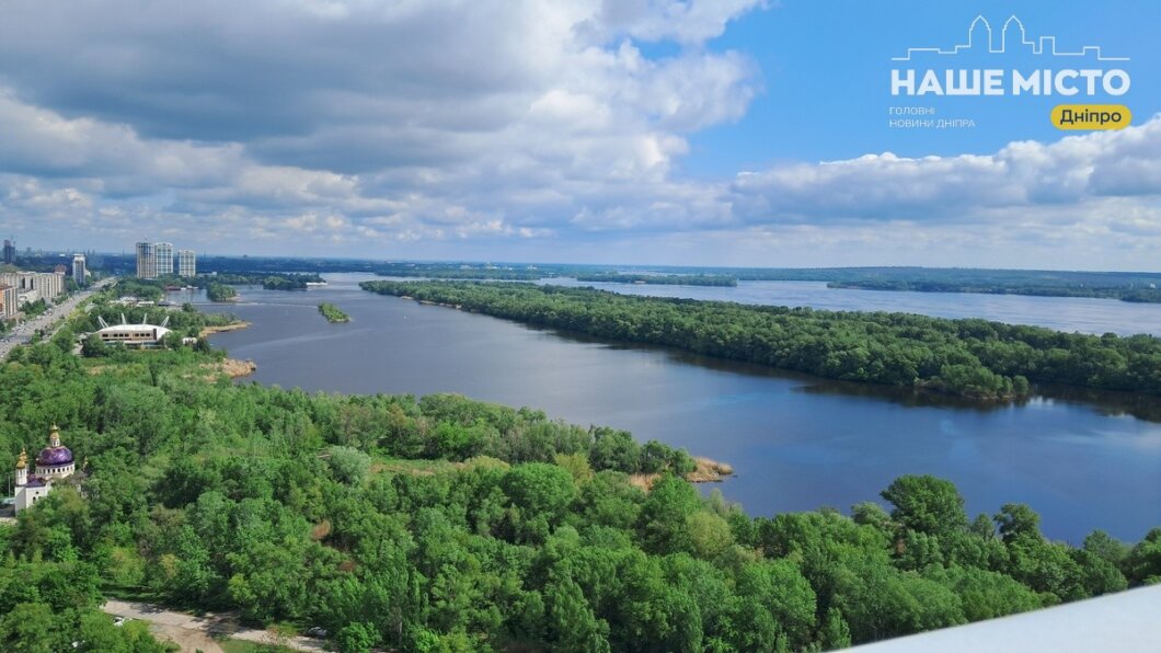 вид з даху одного з перших хмарочосів України