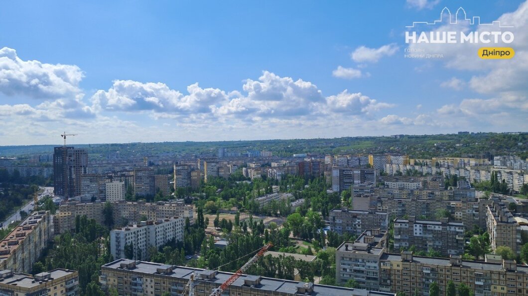 вид з даху одного з перших хмарочосів України