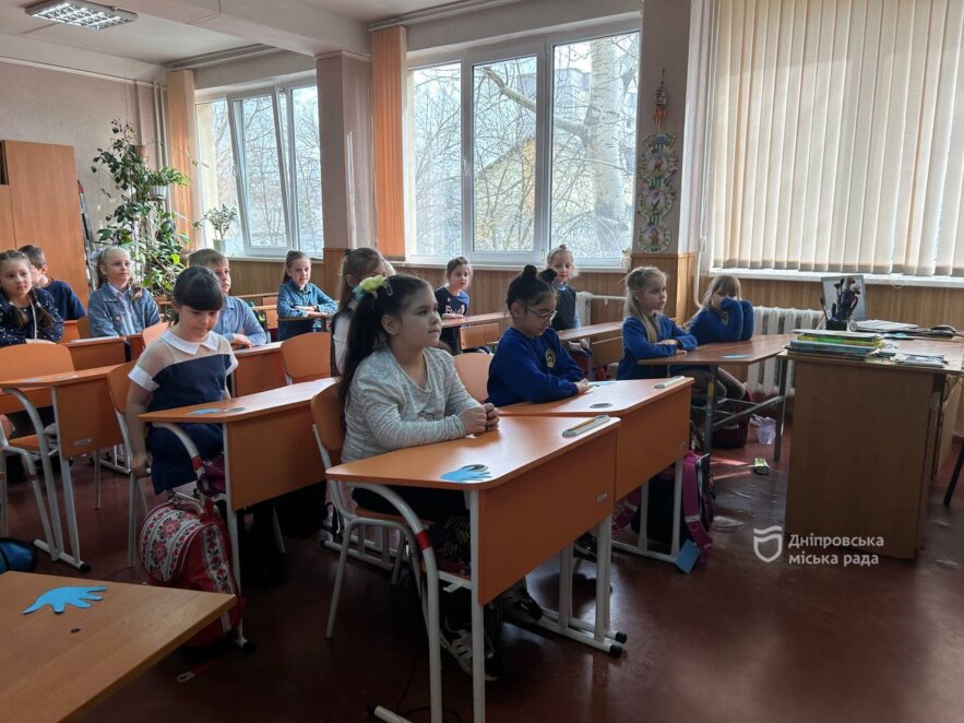У школах Дніпра провели освітні акції до Всесвітнього дня поширення інформації про проблему аутизму