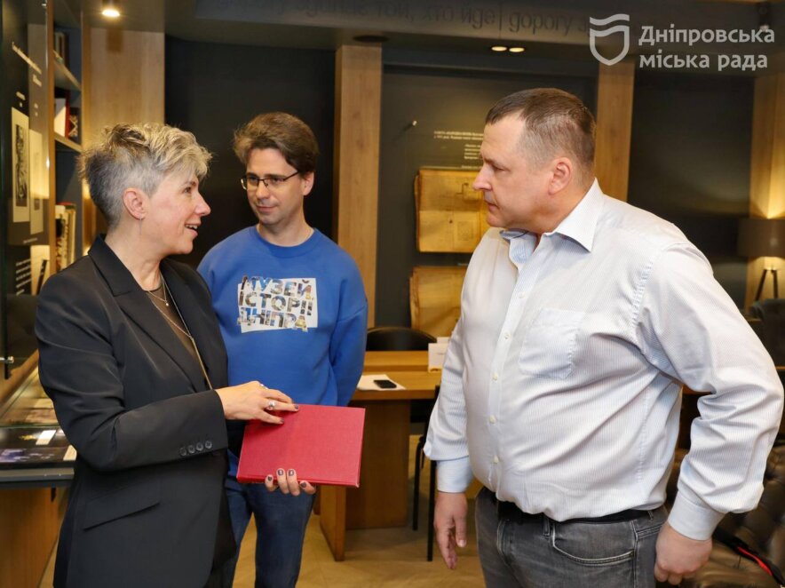 Мэр Днепра Борис Филатов обсудил с послом Канады в Украине Натальей Цмоць перспективы поддержки города