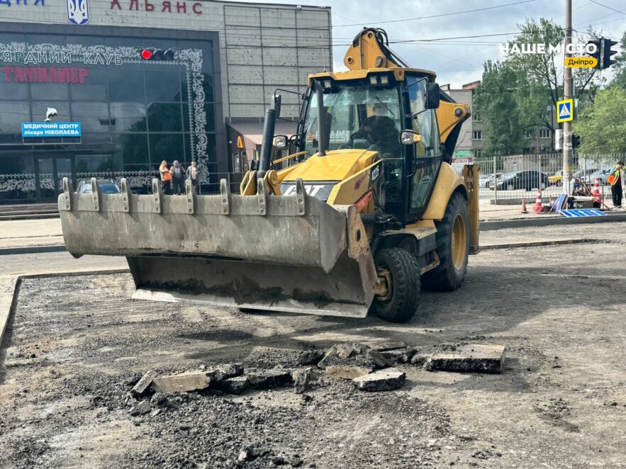 У Дніпрі до кінця року планують оновити близько 300 аварійних доріг