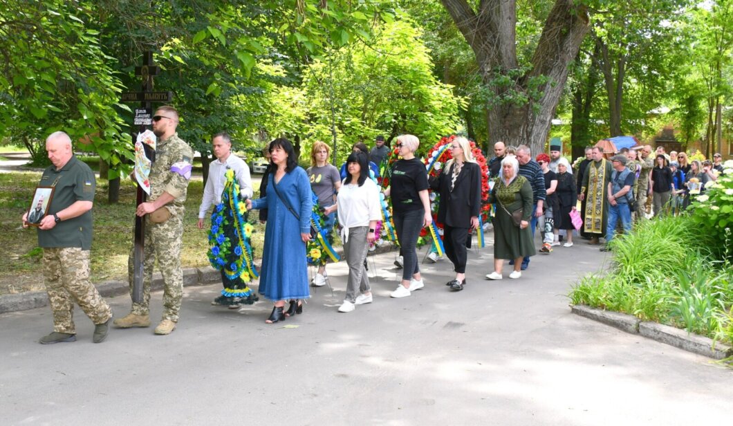 В перші дні війни став на захист України: у Нікополі провели в останню путь Героя