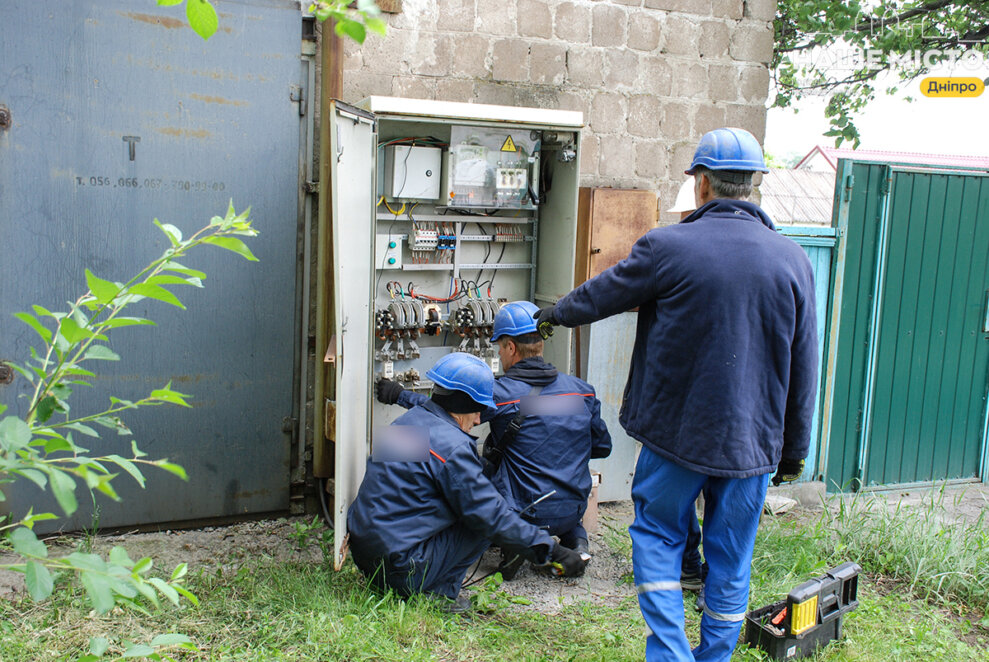 У Дніпрі на вулиці Черкаській оновлюють систему вуличного освітлення - Наше Місто