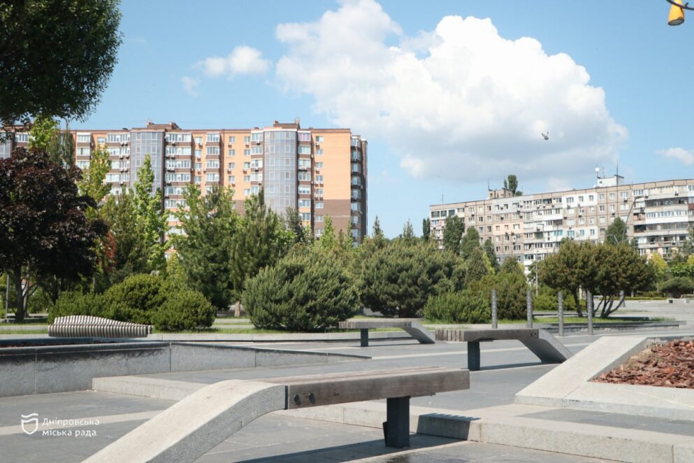 Парки, сквери, зелені зони Дніпра готують до літа: де у місті можна відпочити з родиною