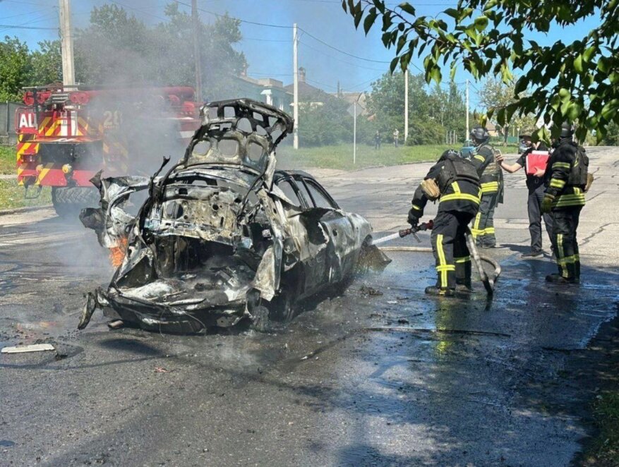 Окупанти протягом дня 13 разів обстрілювали Нікопольщину: ОВА про наслідки та постраждалих