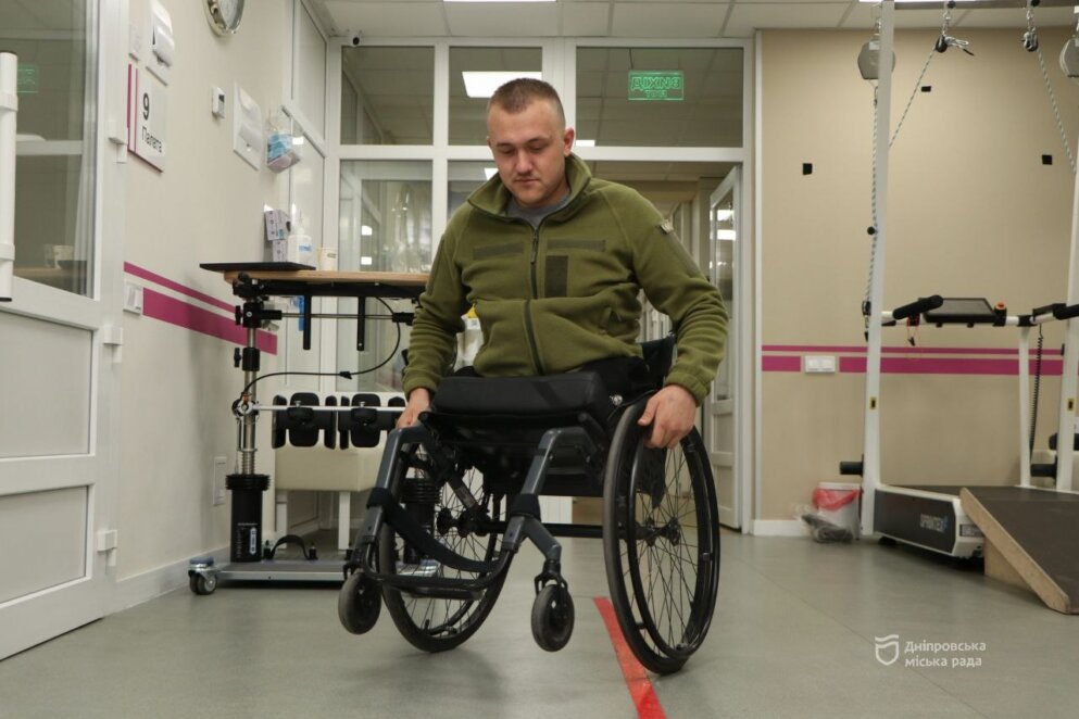 Роблять неможливе 24/7: реабілітаційний центр Дніпра щодня ставить на ноги військових після важких поранень