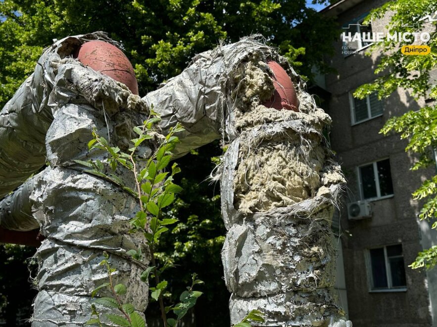 У Дніпрі проводять роботи з ізоляції трубопроводів