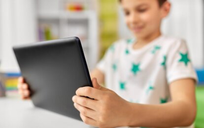 У Дніпрі діти ВПО можуть отримати безкоштовний планшет для навчання: як подати заявку