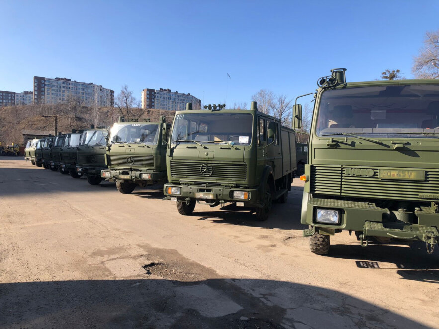 Інтерпайп передав військовим 227 автівок: пікапів, бронетехніку, вантажівки - Наше Місто