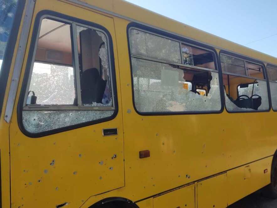 У Нікополі окупанти скинули дрон на автобус - Наше Місто