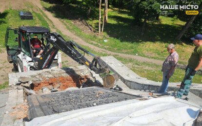 Демонтаж пам’ятника у Севастопольському парку - Наше Місто
